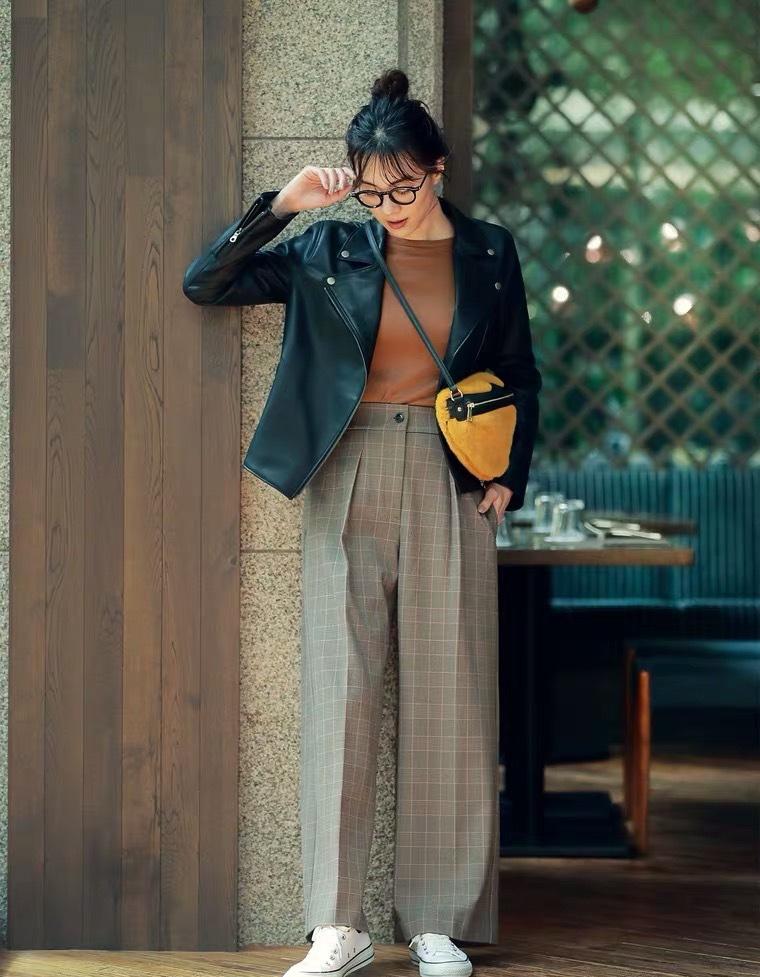 两款匡威各穿一只搭配好看吗,匡威鞋搭配什么裤子秋冬