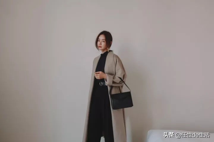 韩国女明星穿的衣服曝光,韩国女明星的衣服都是从哪里买的