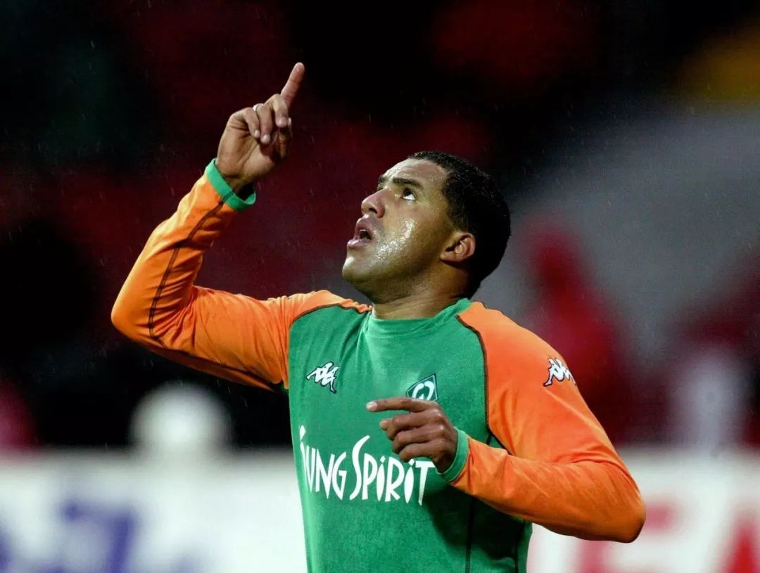 他被誉为“球形闪电”，曾夺欧洲银靴奖，可惜只是昙花一现