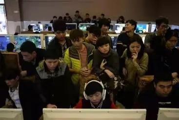 电竞游戏比赛平均每次能挣多少钱,电竞游戏的职业选手收入