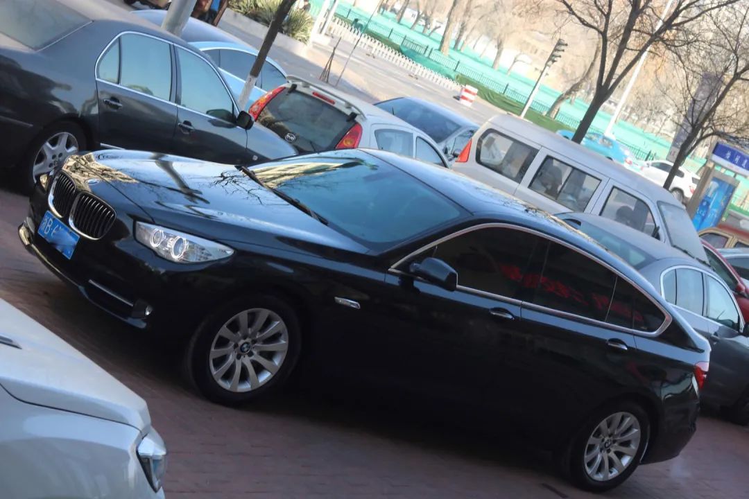 怪兽修车:翻新一辆11年破烂不堪的宝马GT,车况不忍直视