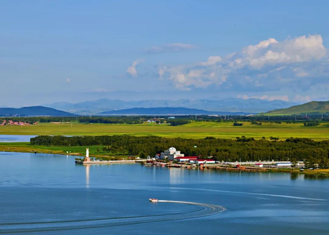 不开玩笑，坐飞机真的有“月票”啦！众多美景等你来撩