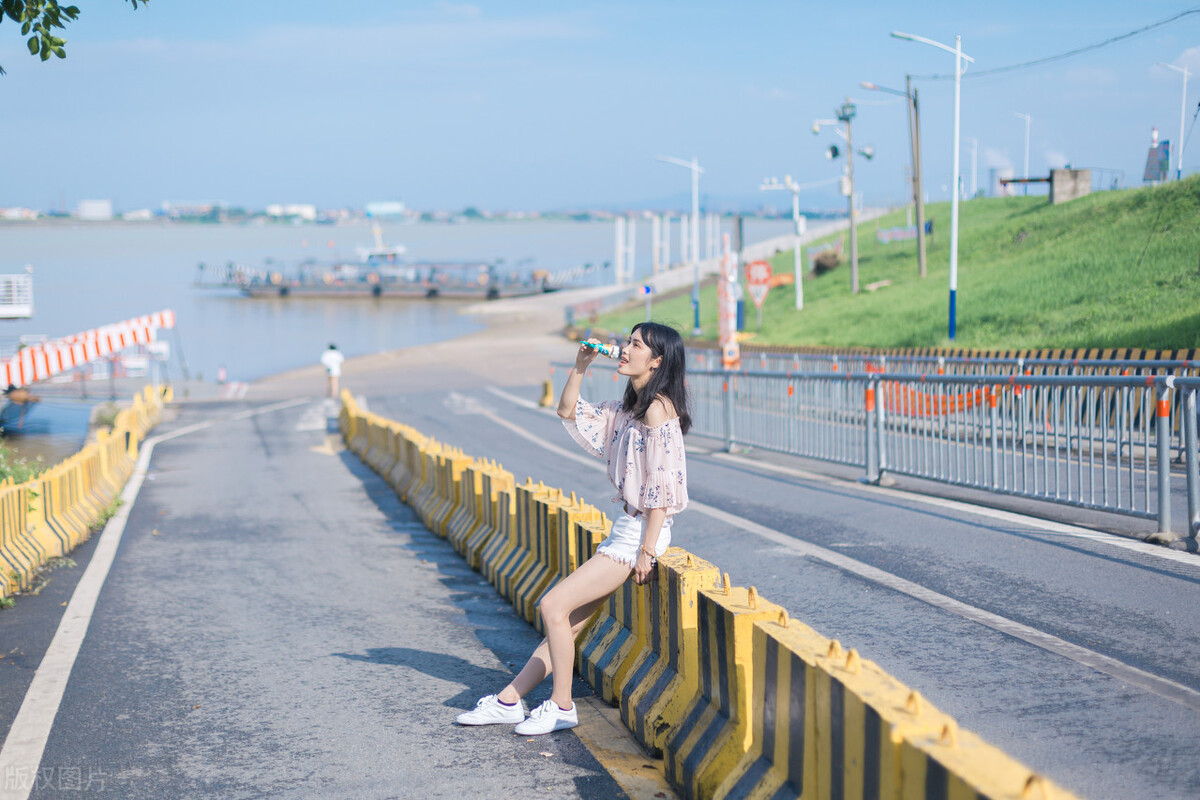 学会五个方法让女生主动追你,追女生不主动联系你的技巧