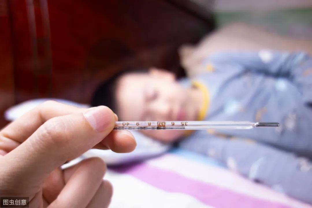 小孩膝盖关节炎怎么治,6岁小孩膝盖肿怎么办