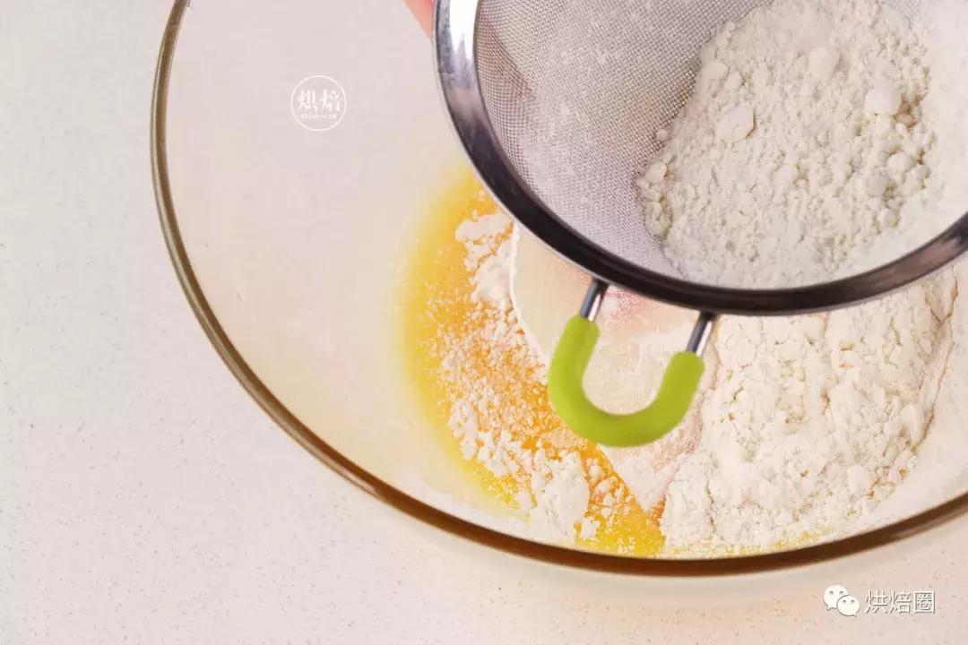 过年做的福袋卷蛋糕被亲戚夸惨了送给正月的寿星寓意好又漂亮~