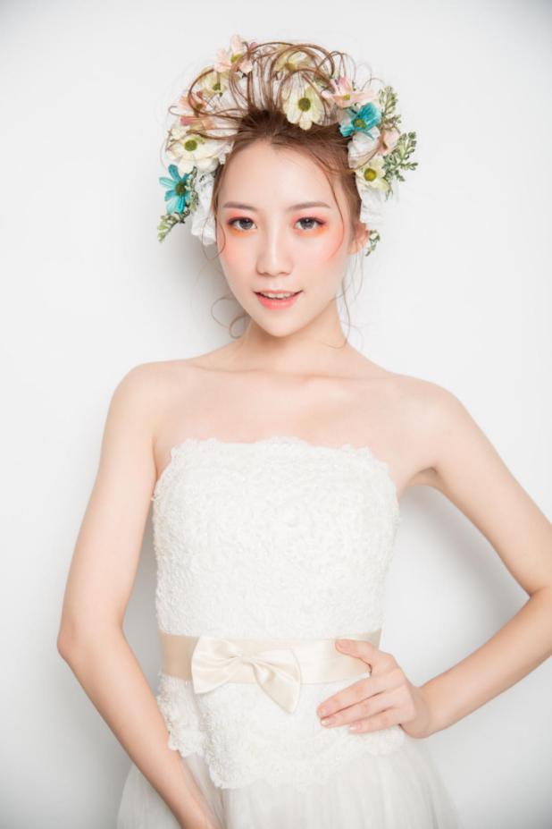 好看的新娘妆的教程,高光妆容新娘妆