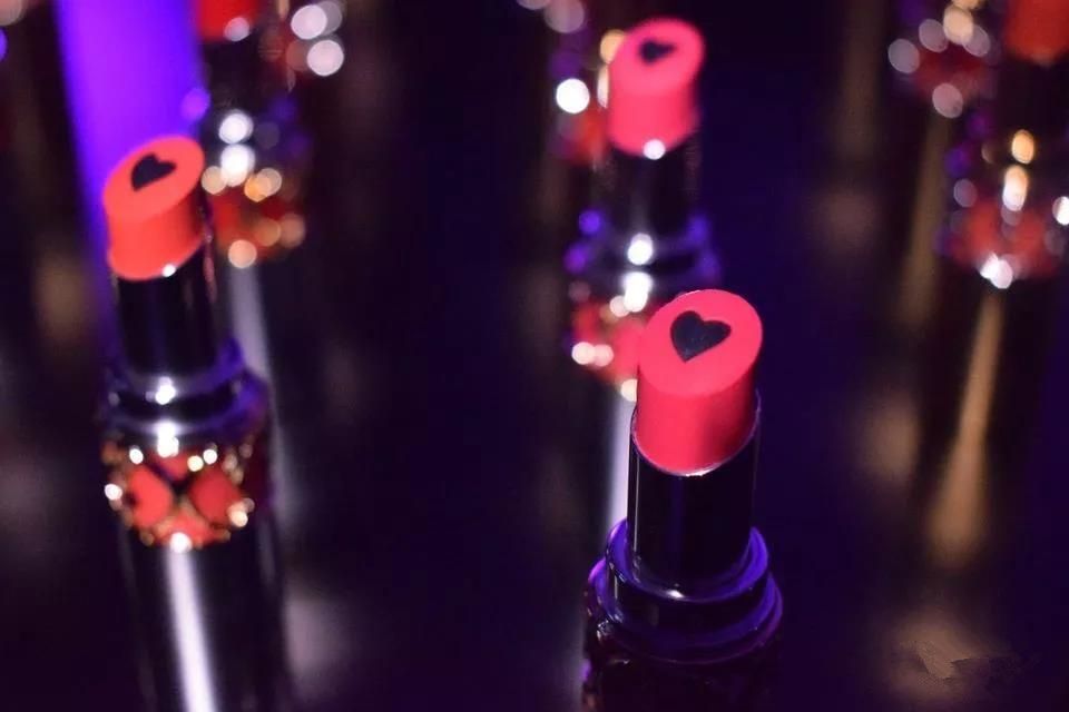 ysl黑心夹心唇膏,日本ysl唇膏