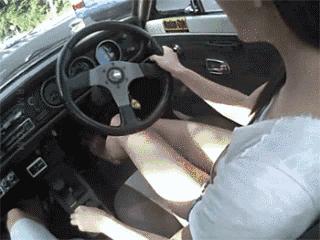 闺蜜生日送蛋糕还是送礼物呢,闺蜜过生日给他送什么零食好呢