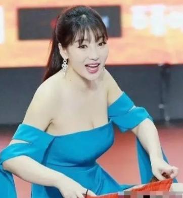 穿一字肩不好看怎么回事,穿一字肩不自信