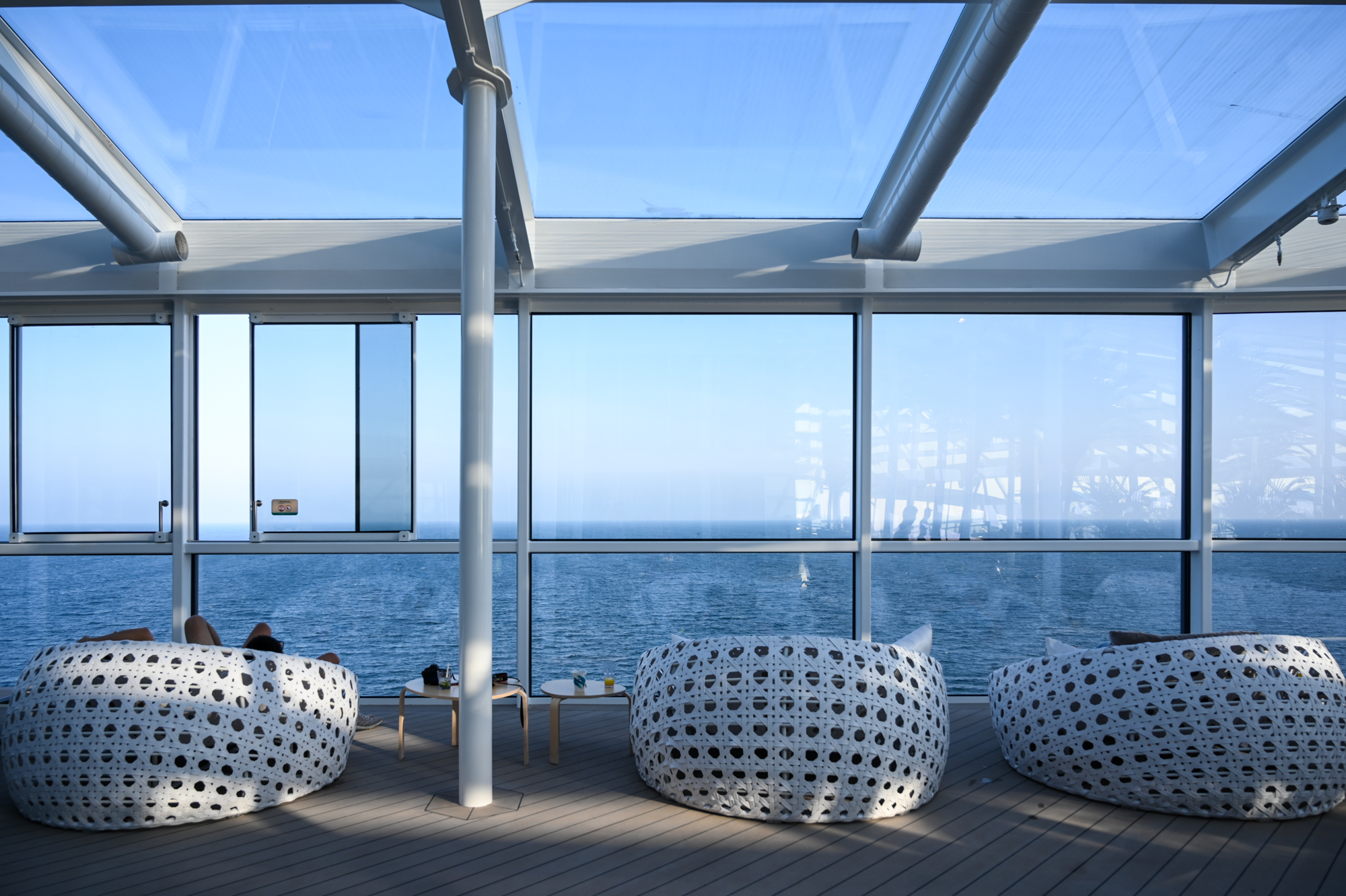 豪华游轮几月旅行比较好,乘坐豪华游轮全过程是什么感受