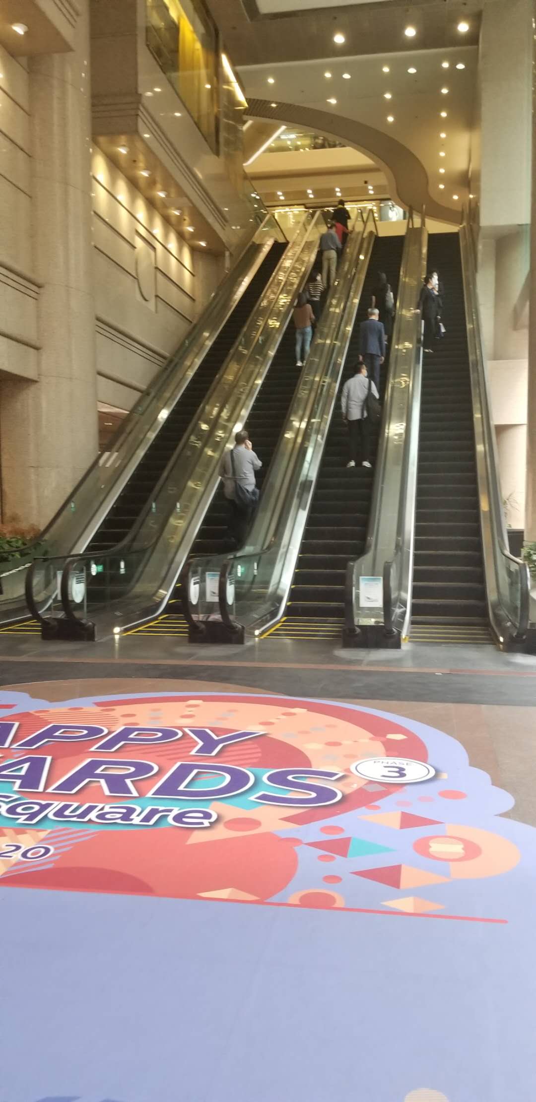 铜锣湾奢侈品时代广场购物攻略,铜锣湾潮流汇购物商城