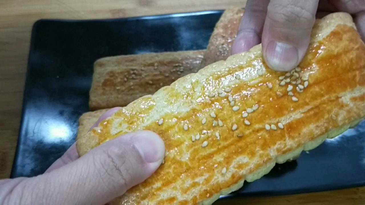 面粉里加鸡蛋怎么做饼,鸡蛋面粉饼怎么做松软好吃