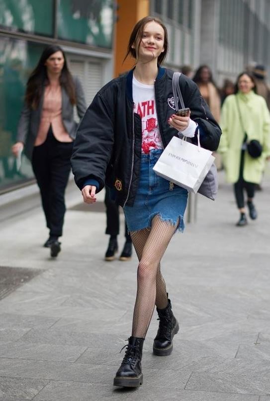 马丁靴百搭裙子推荐,适合配马丁靴的短裙高端轻奢款