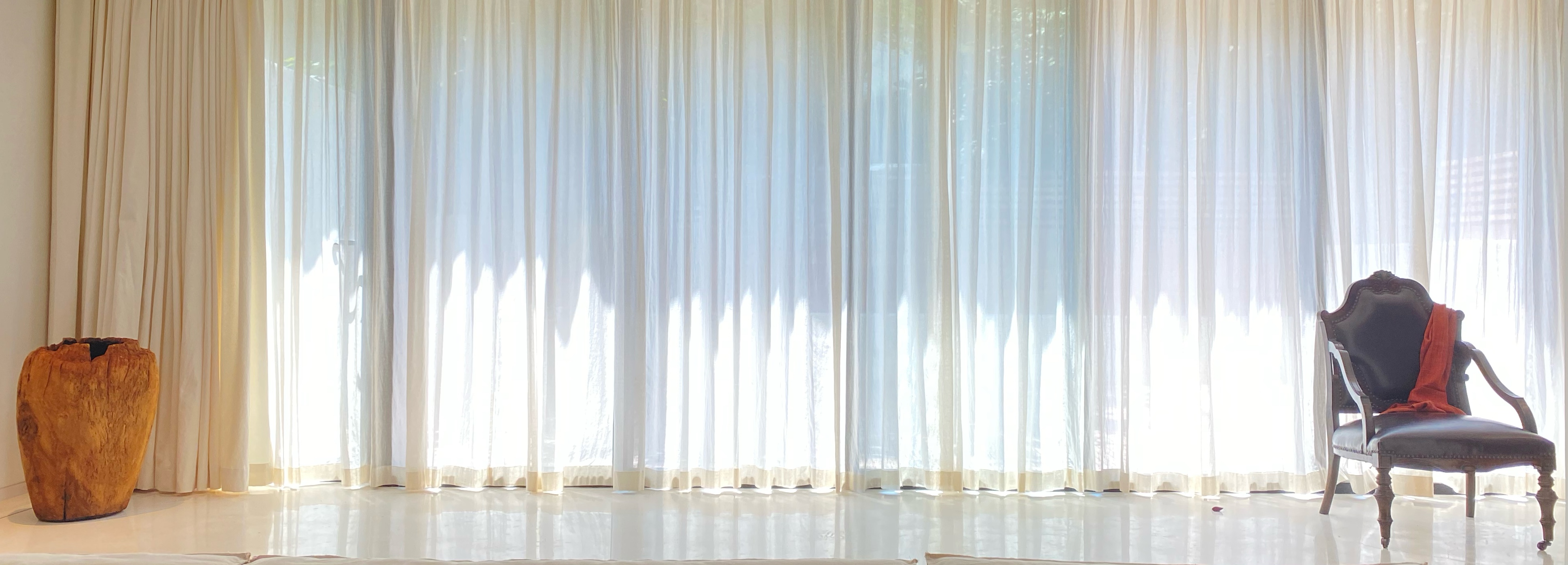 这对夫妇的家，用上海老洋房的地板铺浴缸，用石英砂做“茅厕”