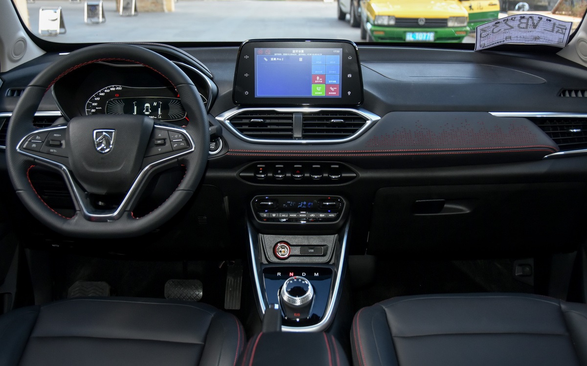 这款小型suv才是实用主义信赖首选,13万元预算买这款suv很靠谱