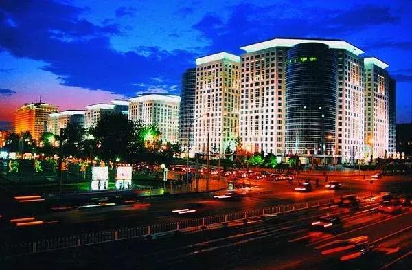 时间拉回过去,把时间倒退到1992年