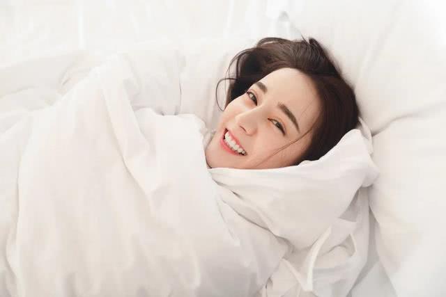 迪丽热巴有穿过香奈儿高定吗,迪丽热巴穿过的dior高定