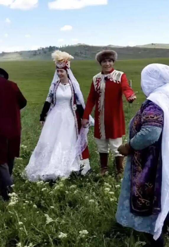 郭碧婷婚纱照什么工作室拍的,女儿们的恋爱郭碧婷向佐婚纱照