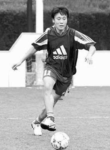 足球浪子高峰和那英,高峰那英足球