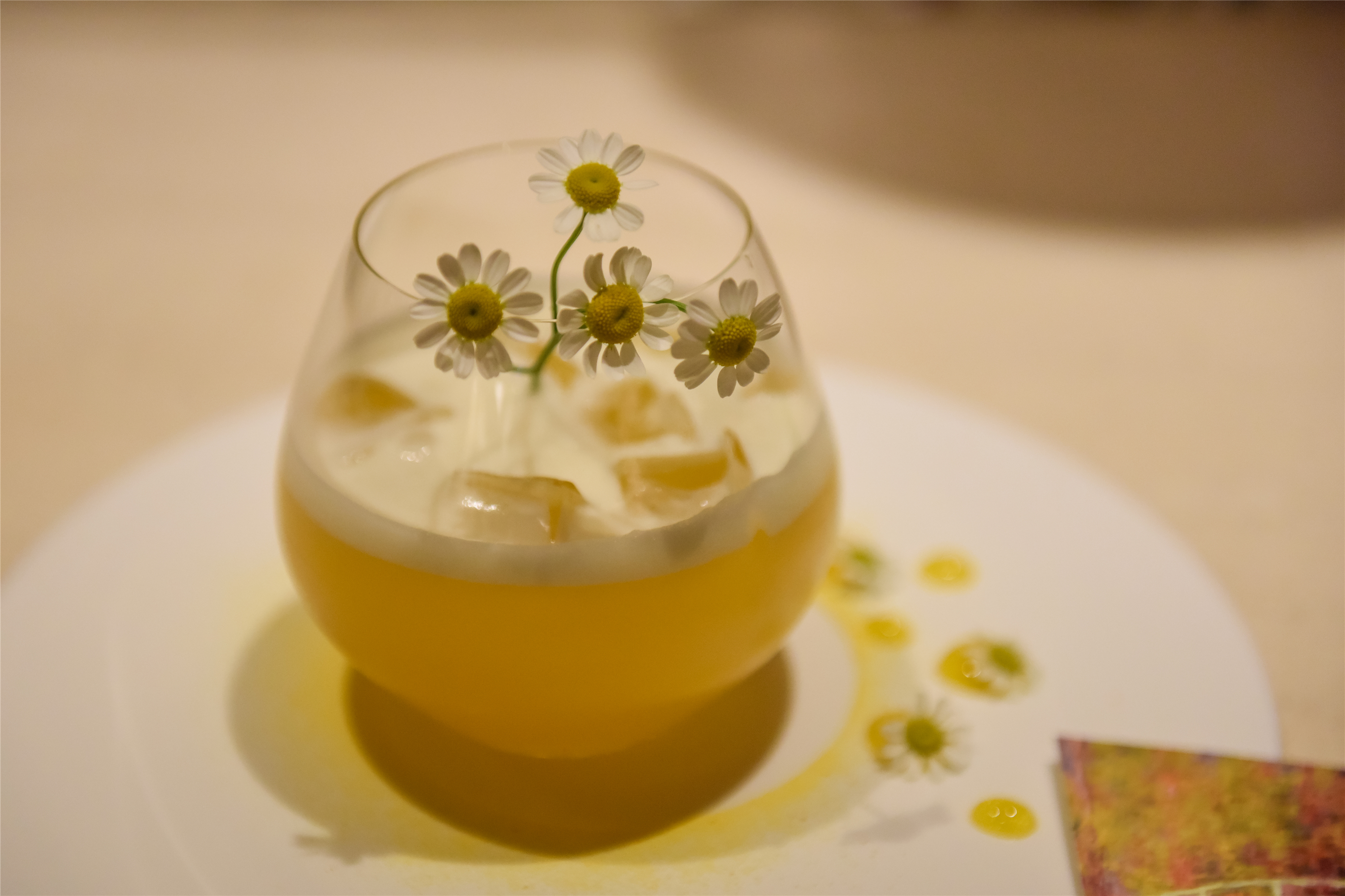 北京王府井又多了间超高颜值茶聚场，超现实主义印象派茶园