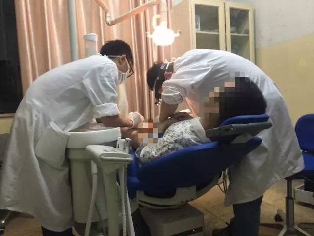 如果医护人员出摊，他们能提供哪些服务？第一个我就笑喷了