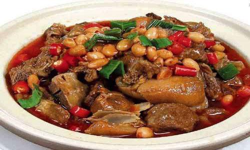 正宗脆皮狗肉鲜香脆嫩,红烧狗肉肉嫩味香令人回味无穷