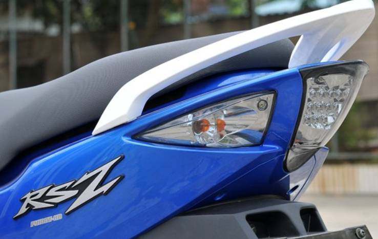 一路火花带闪电完整句,一路火花带闪电解析