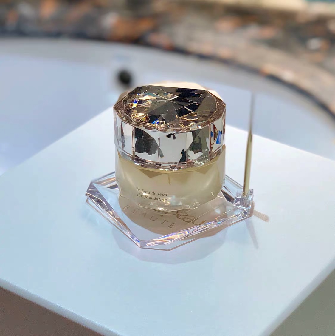 换头警告！全世界最贵的“贵妇”粉底液测评