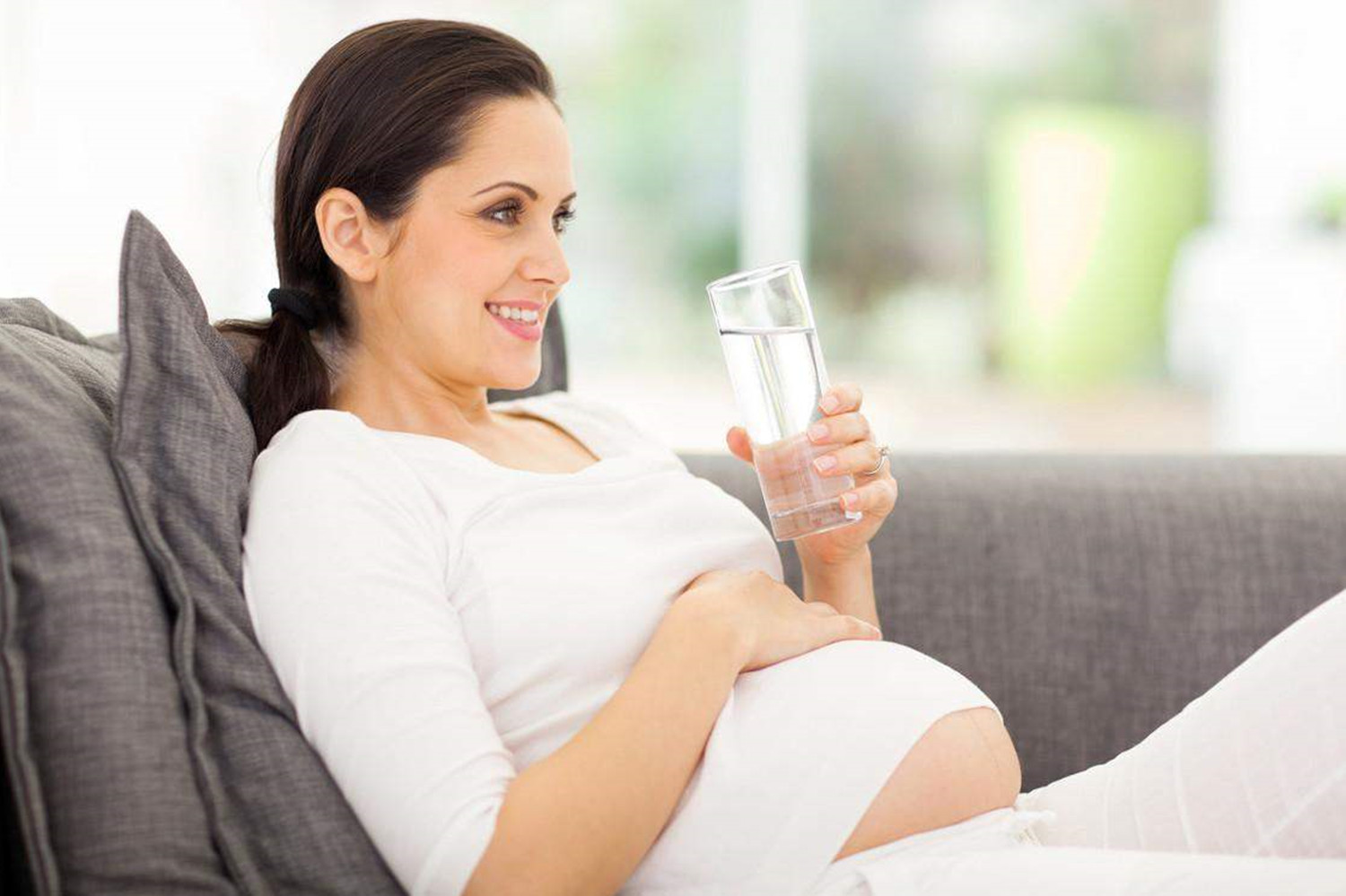 怀孕后喝水都是苦的怎么办,孕妇怀孕初期喝多少水最好