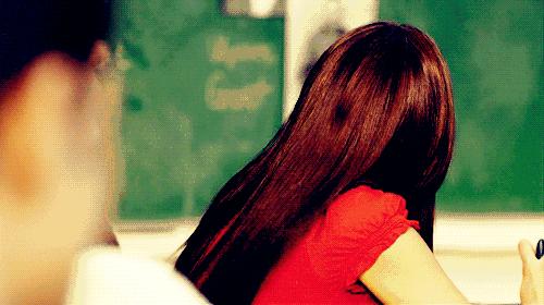 女生对你忽冷忽热怎么回事,女生对你忽冷忽热是为什么