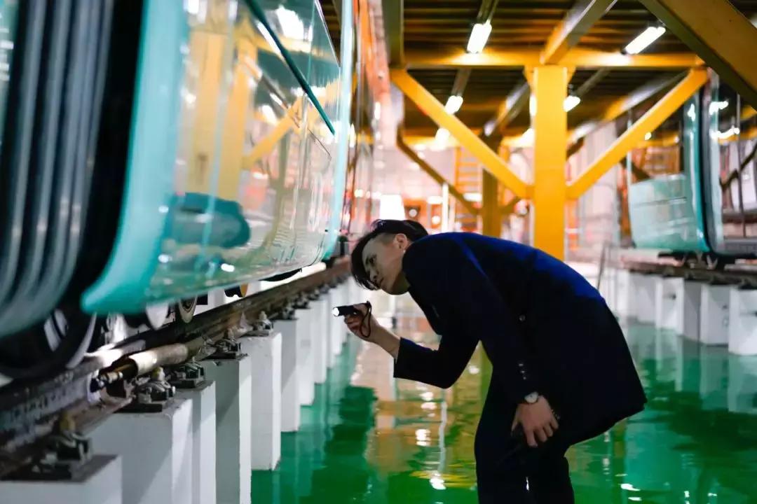 有轨电车蓉2号线驾驶员,成都蓉2号有轨电车司机