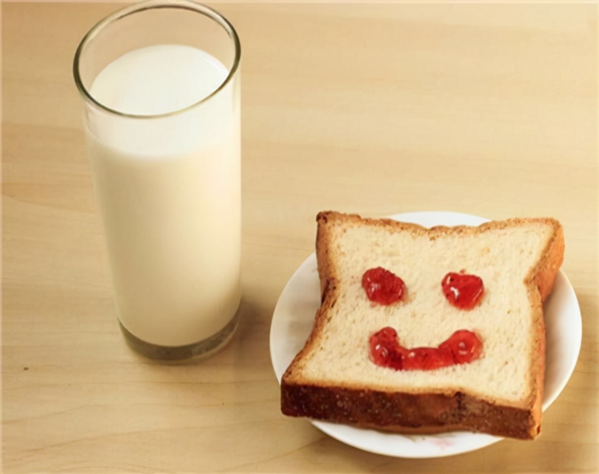 一喝牛奶就拉肚子还有泡沫,一喝牛奶就拉肚子还能继续喝吗