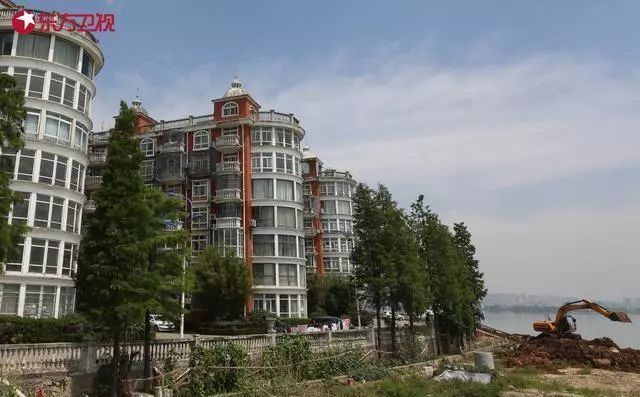 大师设计的湖景房,设计师设计两百平别墅