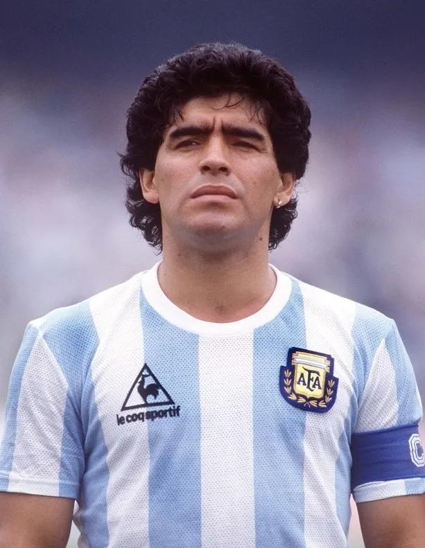 足球上帝之手马拉多纳,足球上帝小说