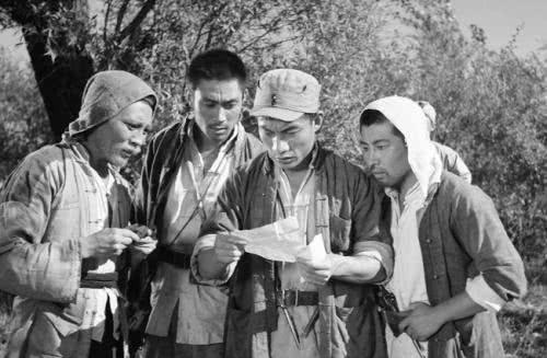 郭振清演的老电影平原游击队,郭振清平原游击队骑马出场视频