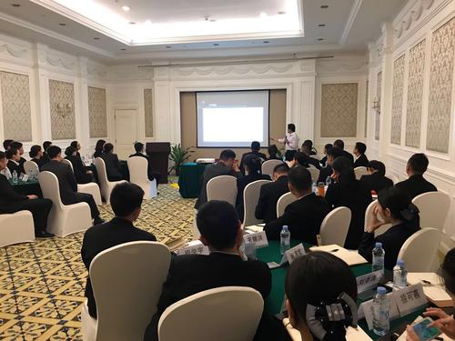 主持怎么幽默控场,主持人开场技巧有哪些