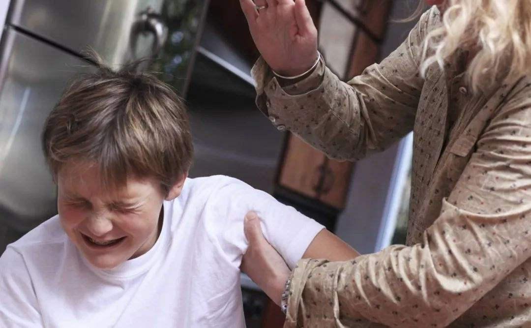 什么惩罚最适合惩罚孩子,正确惩罚孩子的方式有哪些