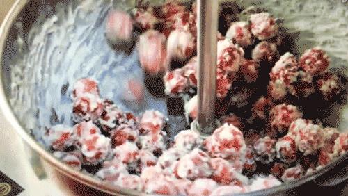 天津特色小吃被称为津门三绝 (天津风味小吃中的三绝之一)