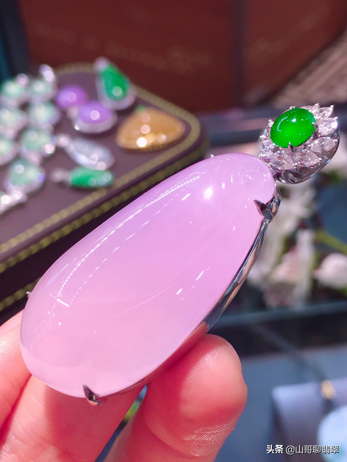 翡翠的搭配技巧,翡翠圆珠怎么搭配