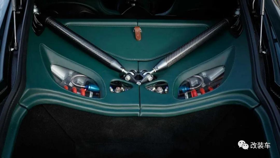 阿斯顿马丁v12超跑,阿斯顿马丁victor售价