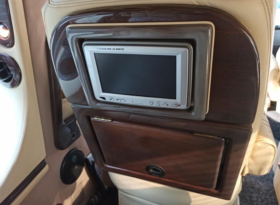 和埃尔法抗衡的保姆车,一百多万的保姆车埃尔法