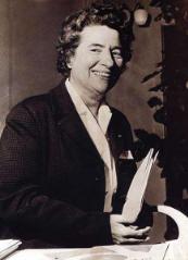 美貌与智慧并存的女教授,美貌和智慧并存的女神