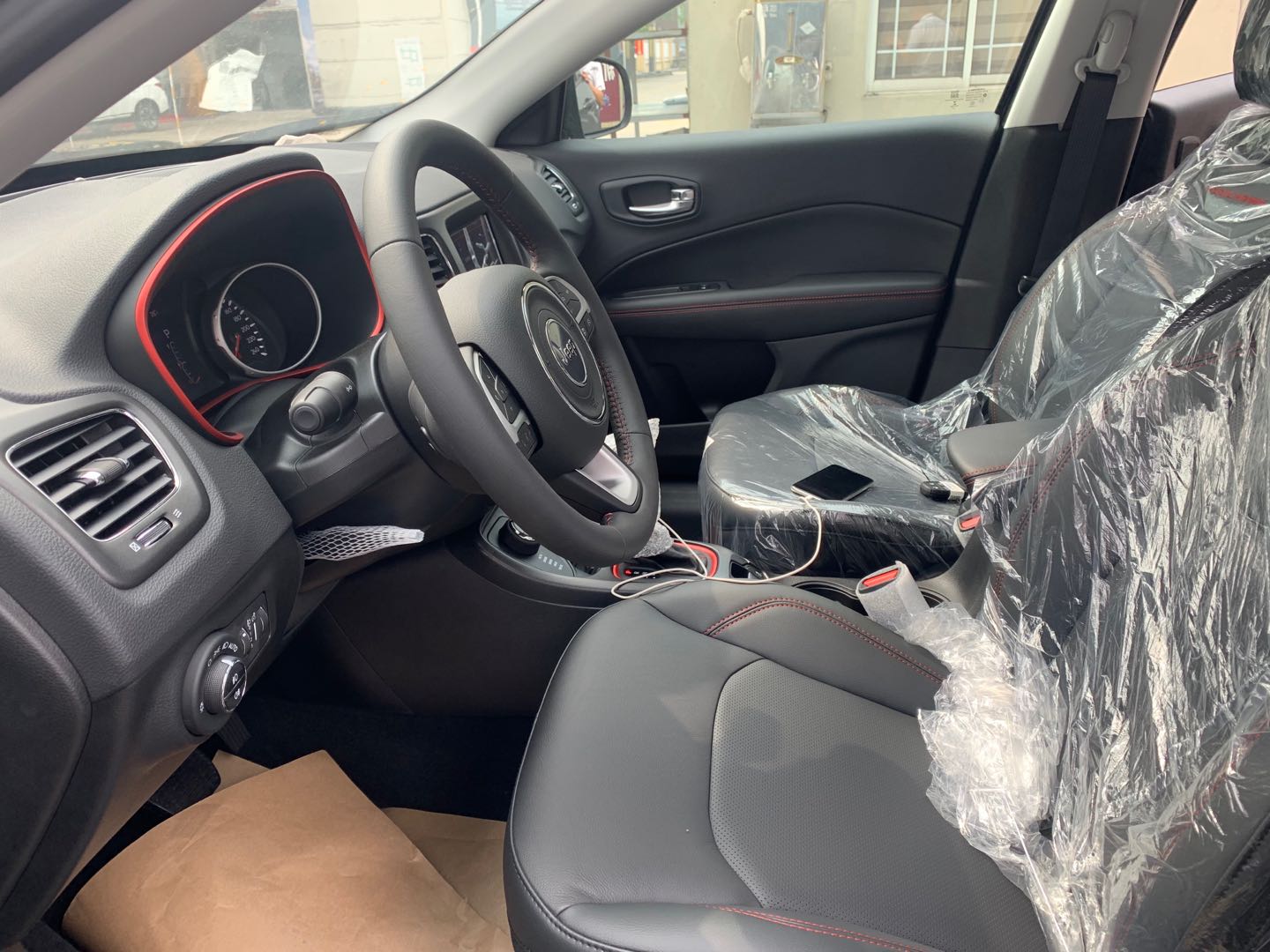 jeep指南者顶配2021,jeep指南者高性能版绕桩测试