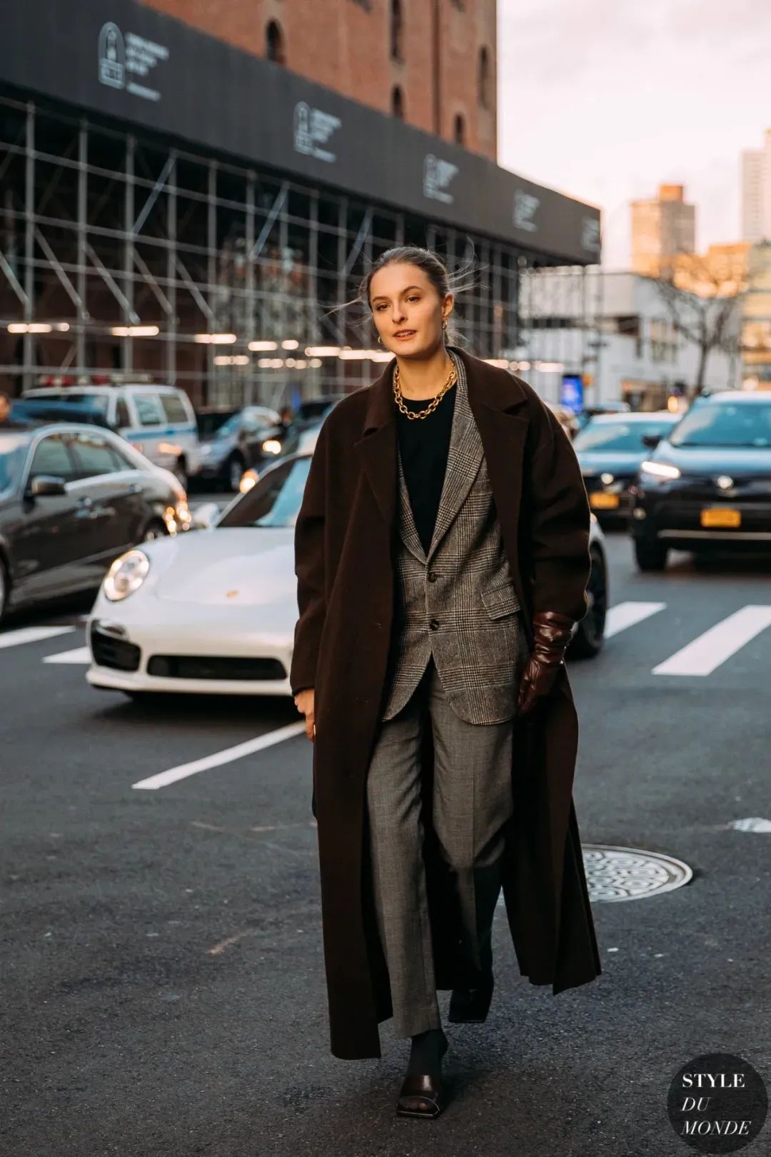 你还在买这么贵的大衣吗,买了件比较贵的大衣有些后悔