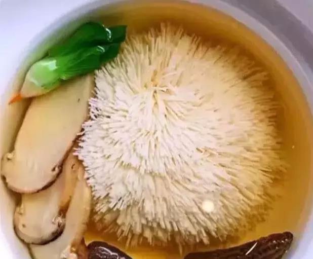 中国厨师给日本人做生鱼片,日本大师级料理生鱼片