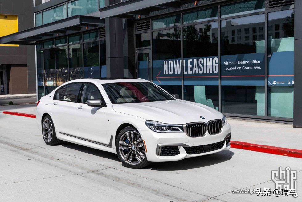 新款宝马m760liv12曜影特别版,宝马的v12