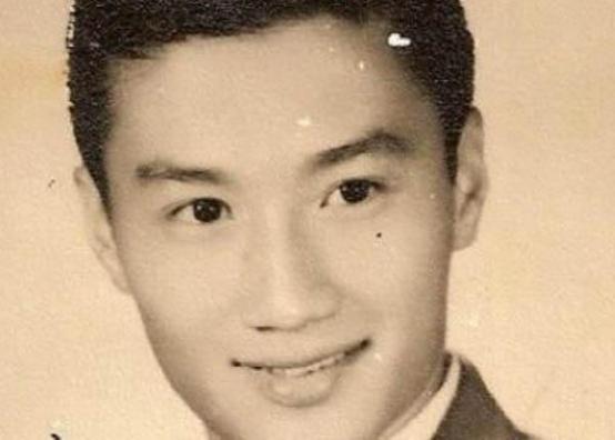 70岁老人找小20岁的女友,周润发年轻时的情史