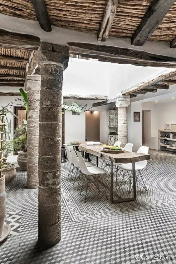 黑白极简瓷砖推荐,黑白瓷砖卫生间图