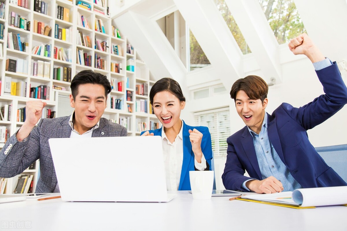 月入3000到一万的PPT副业，入门接单赚钱方法详解，小白也能操作