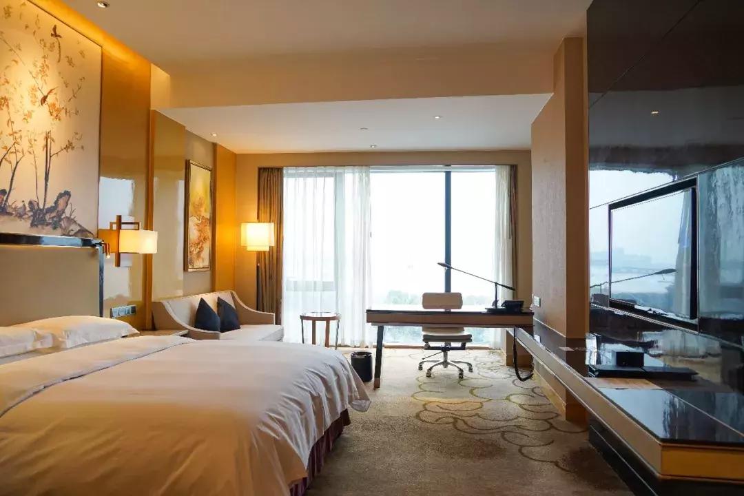 武汉世茂希尔顿酒店价格,思远说出的话